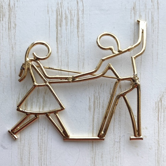 🔴Vintage Boy/Girl Dancing Duo Gold Brooch/Pin - Picture 1 of 5